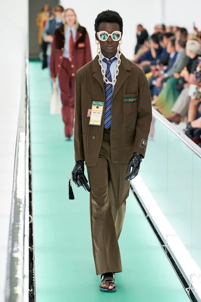 Look 82